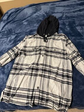 Aeropostale Black and White Plaid Hooded Shirt